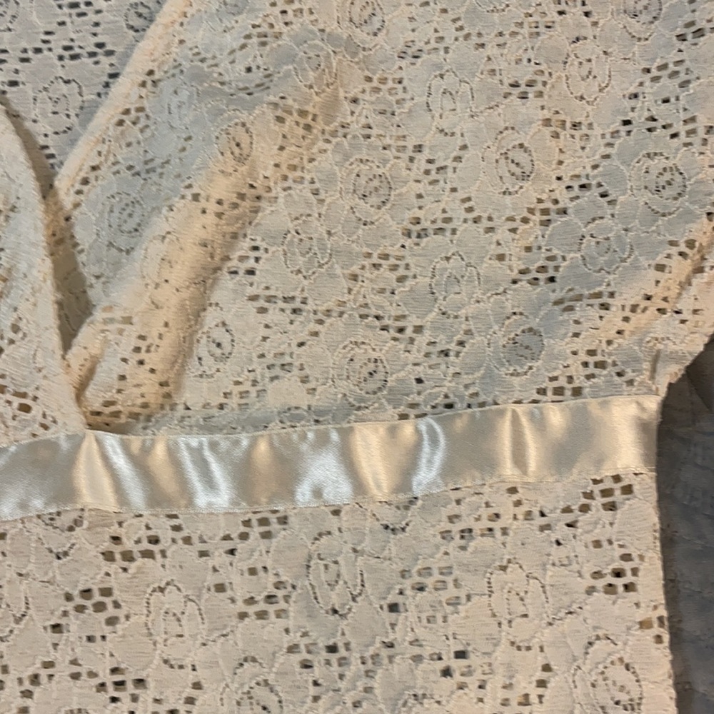 Eyelet top - Picture 4 of 6